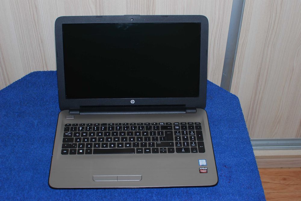 Laptop HP i5 7 gen 15,6" LED 8GB DDR4 SSD M2 256GB ładny cienki grafika 2GB