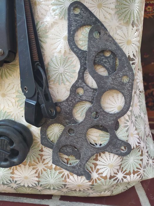 Одним лотом запчасти от ВАЗ