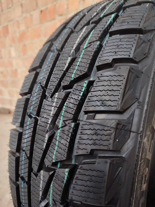 Шини 225/55R17	Premiorri	ViaMaggiore Z Plus	101H | нові зимові 4шт