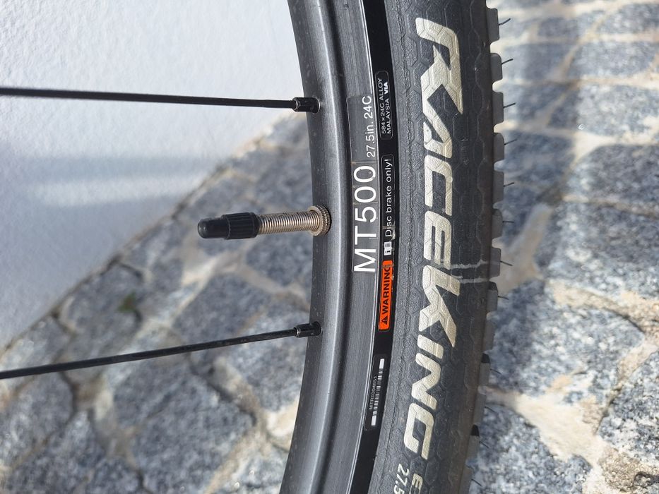 Pivot Mach 6 Carbon 27.5 – Fox Factory Kashima – Excelente Estado