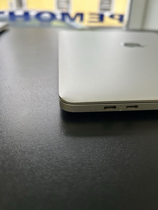 Apple MacBook Pro 13”, 2019р, і5, SSD 128gb, 8gb ОЗУ. Макбук