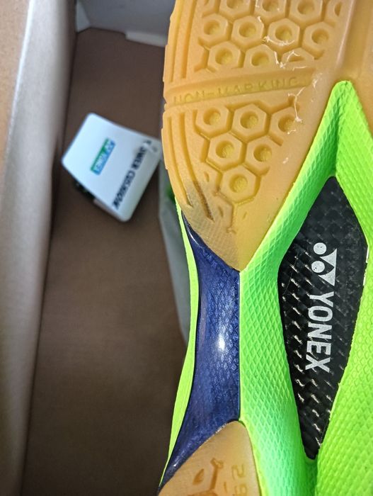 Yonex rozm 45.5 nowe
