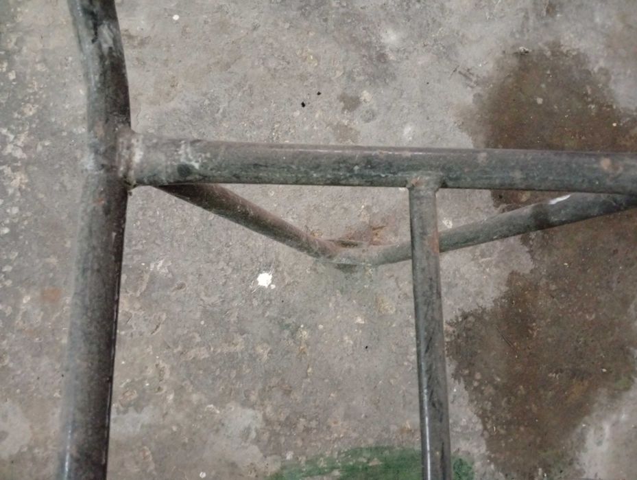 Carro de mão em ferro