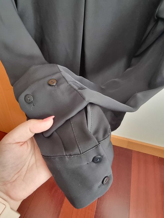 Camisa preta fluida H&M, tamanho 34