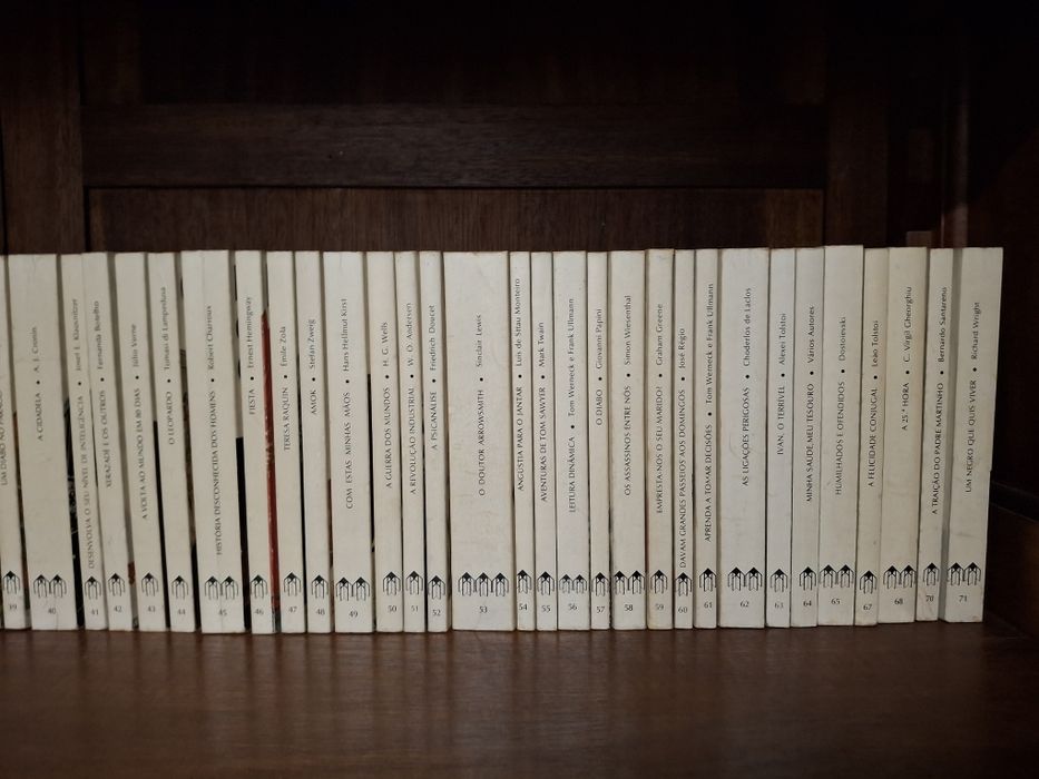 Coleção Unibolso - 104 volumes (incompleta)