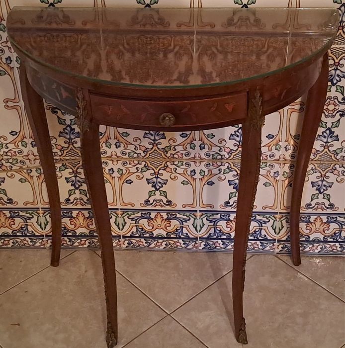 Mesa meia lua com vidro