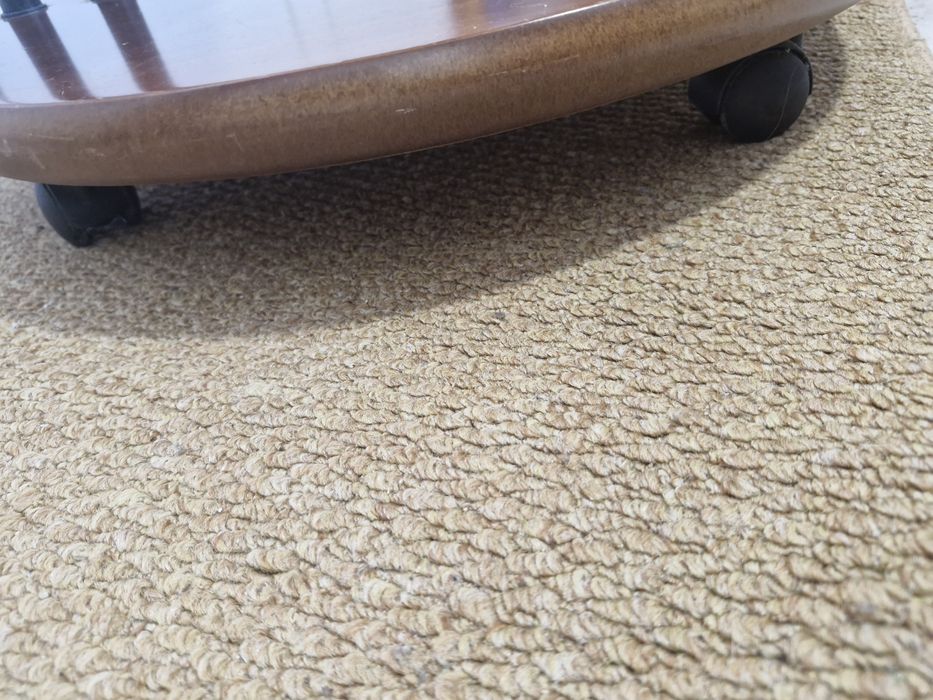 Mesa de centro com rodas