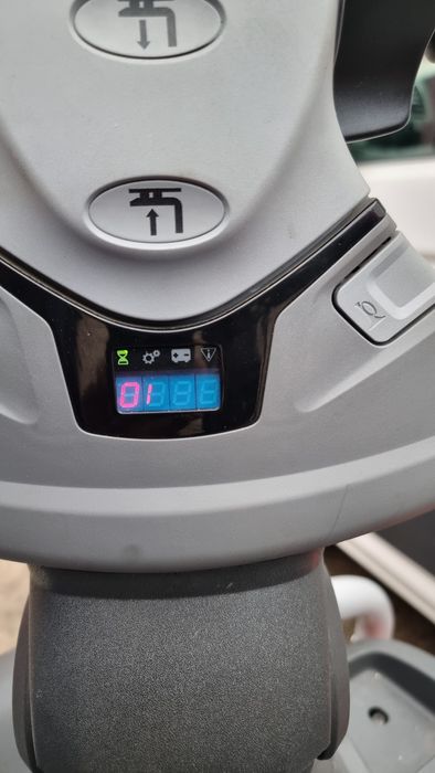 Электроштабелер BT TOYOTA SPE200D з літій-іонною батареєю