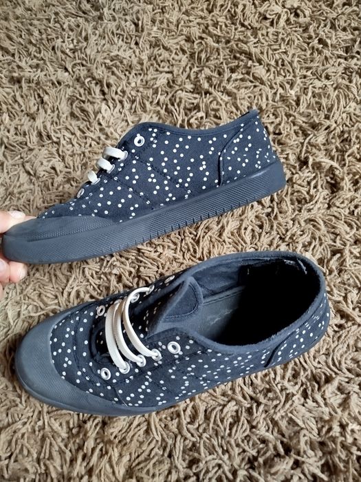 Oddam buty trampki sportowe 38