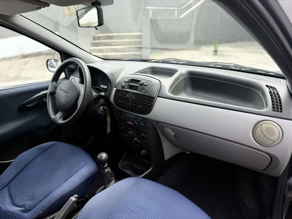 Fiat Punto 1.2 Gasolina - 2001 NACIONAL