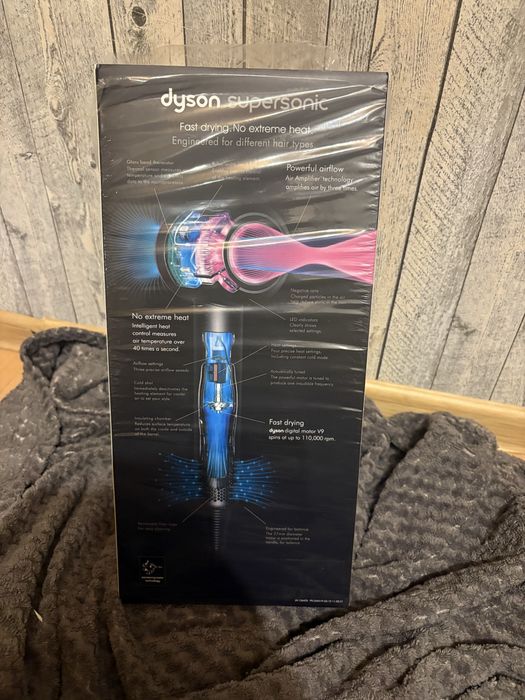 Suszarka Dyson , prawie jak nowa .