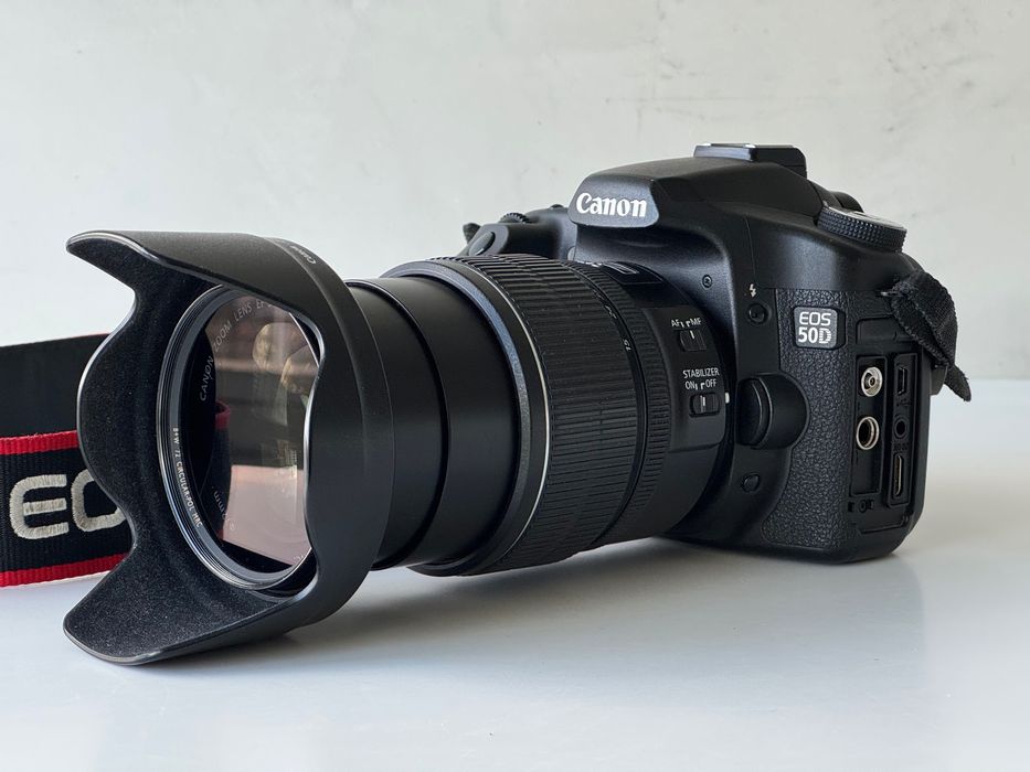 Objetiva Canon EF-S 15-85mm f/3,5-5.6 IS USM