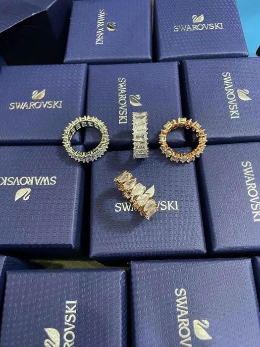 Каблучка Swarovski  matrix 58 р