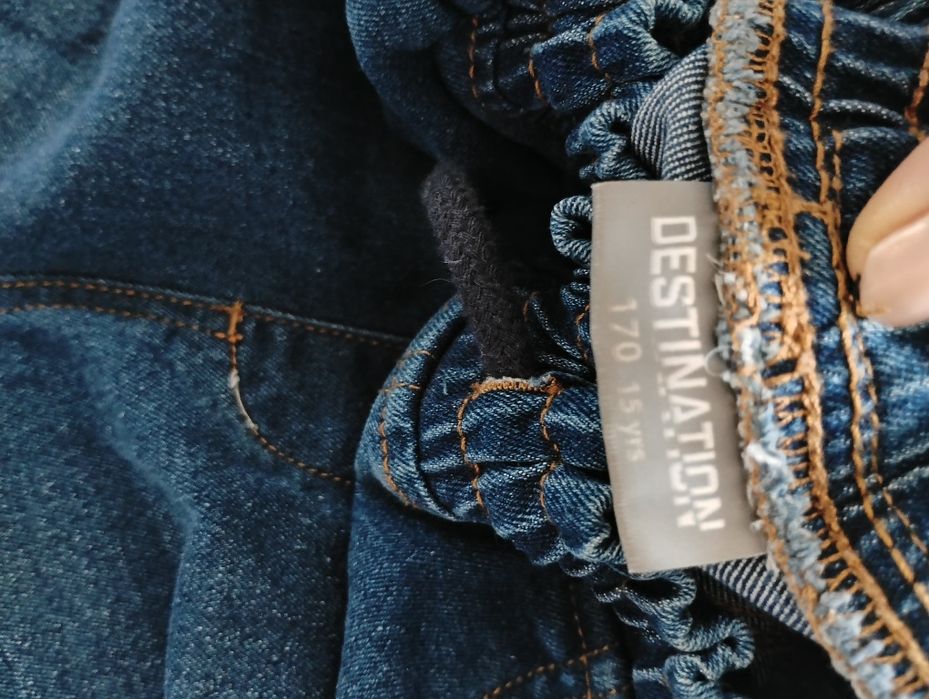 Jeansy młodzieżowe