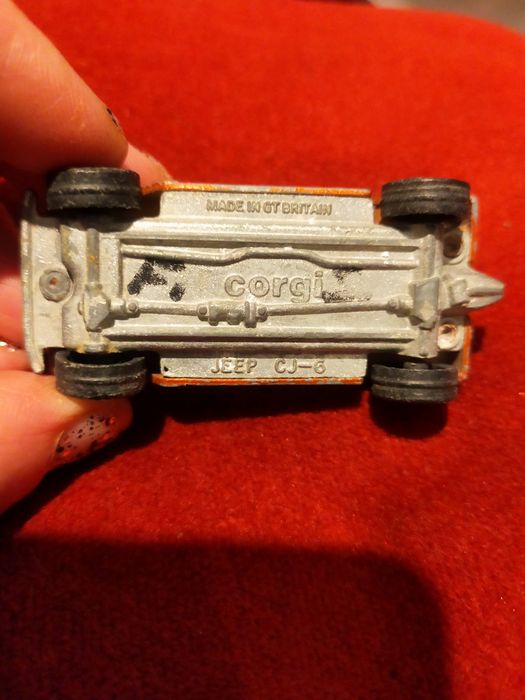 Autko kolekcjonerskie Corgi Jeep