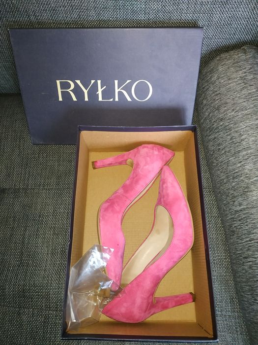 Szpilki zamszowe RYŁKO