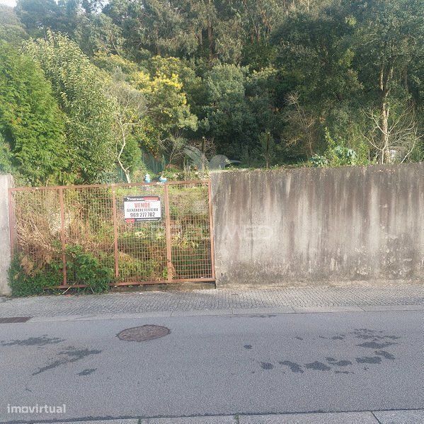 TERRENO URBANO  com  742 m2