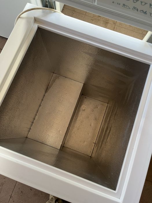 Zamrażarka klapowa AEG - 100 litrów