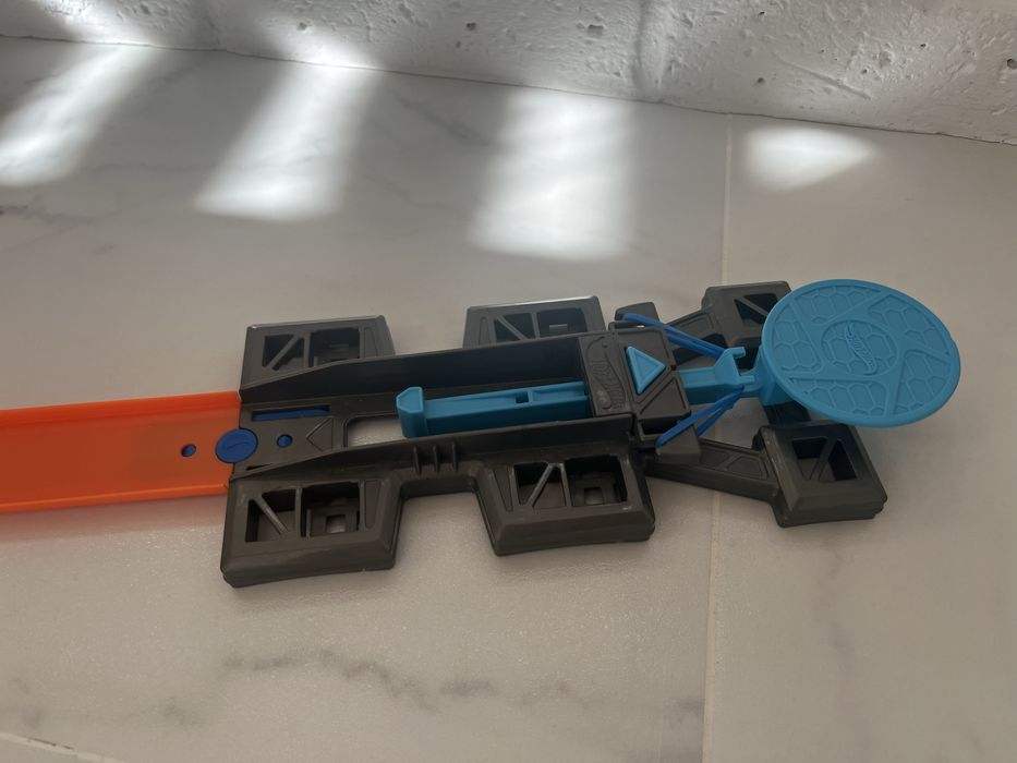 Hot wheels петля запускач