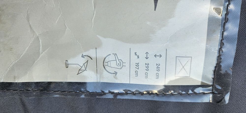 Duży parasol ogrodowy