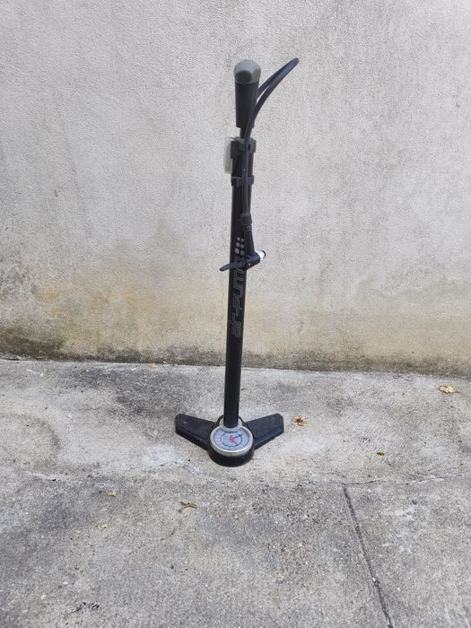Bomba de ar bicicleta