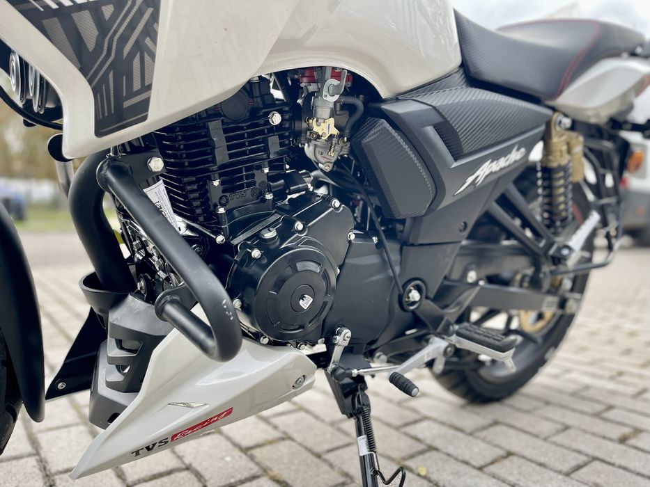 Мотоцикл TVS APACHE RTR 180