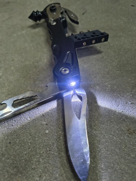 Multinarzędzie ratownicze Makita