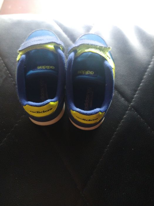 Buciki adidas r.22/23 jak nowe