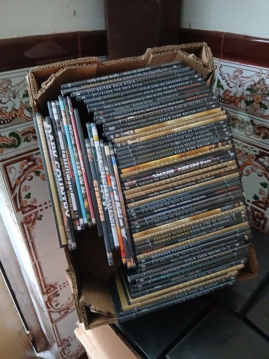 Vende se cartuxos cds discos de vinil e cassetes