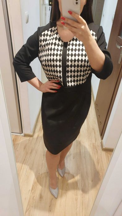 elegancka sukienka 46 kratka biała czarna midi klasyka xxxl
