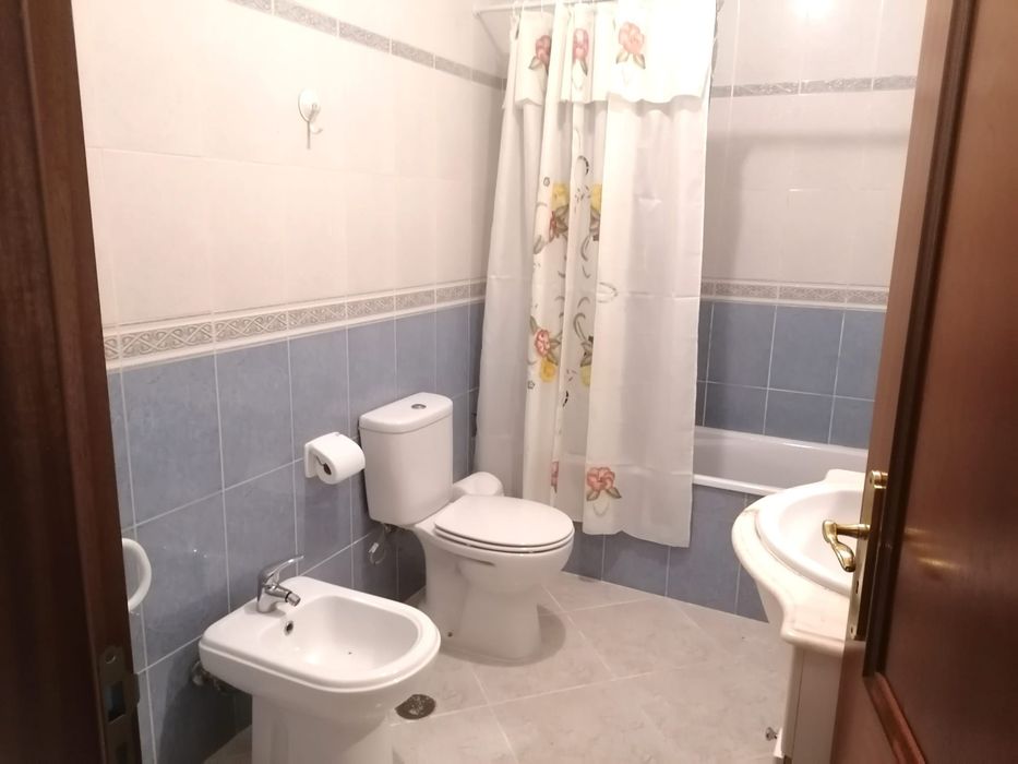 Apartamento T2 à venda na Avenida Humberto Delgado, 1º andar