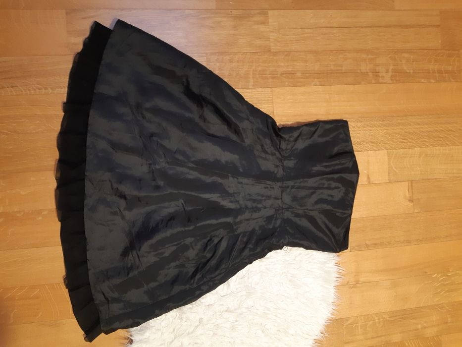 Czarna sukienka bez ramiączek Vero Moda