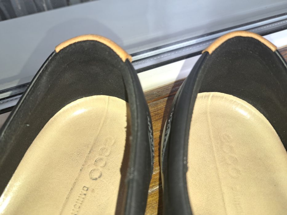 Чоловічі кеди шкіряні низькі ECCO Soft 7 43 27.7 см
Чоловічі кеди шкіряні низькі ECCO Soft 7 430004(