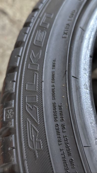 Pneus 205/45r17 Falken HS449 Eurowinter com 90% de piso
