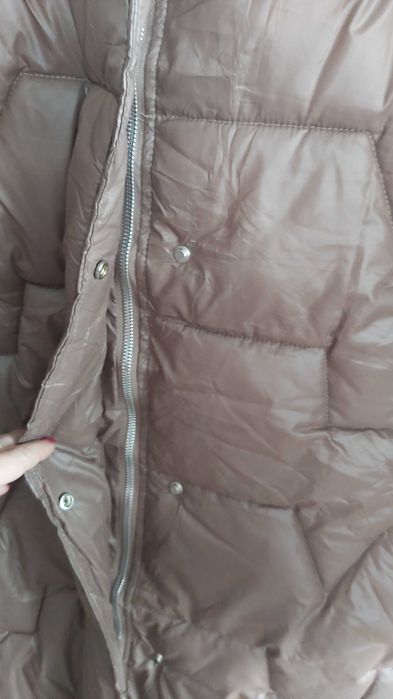 Kurtka płaszczyk pikowany puchowy  kaptur futerko jenot