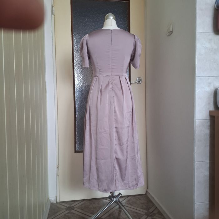 Sukienka midi marki Dazy