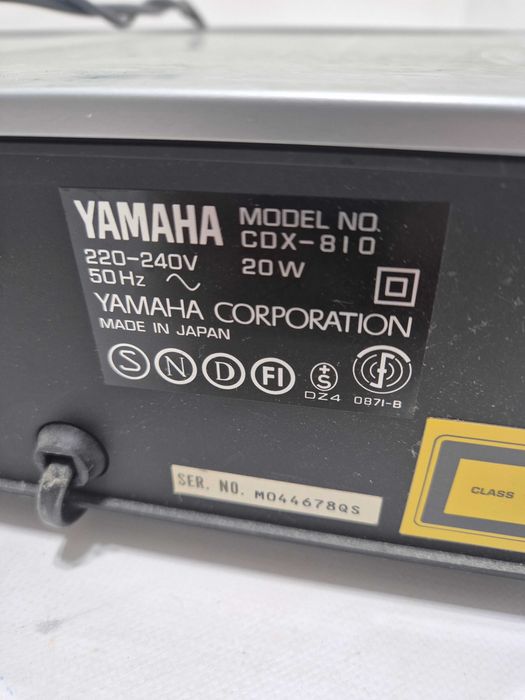 Yamaha CDX-810 odtwarzacz CD bez pilota