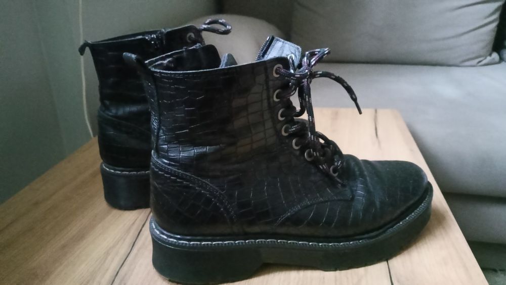 Buty botki rozmiar 38  lekko ocieplane