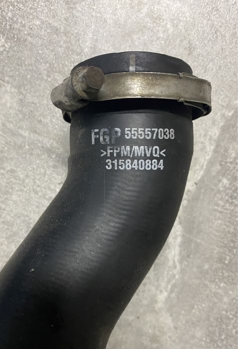 Патрубок Opel Astra H Zafira B патрубки