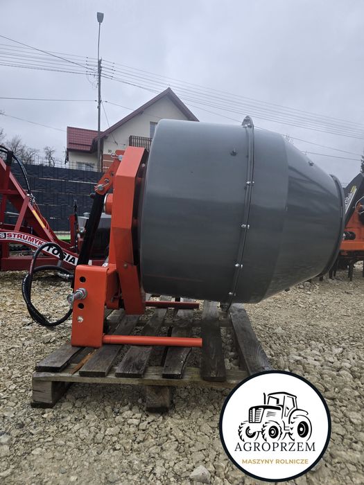 NOWOŚĆ- Betoniarka 140L na WOM do mieszania betonu