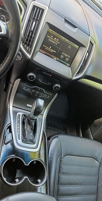 Ford Edge 2015 рік