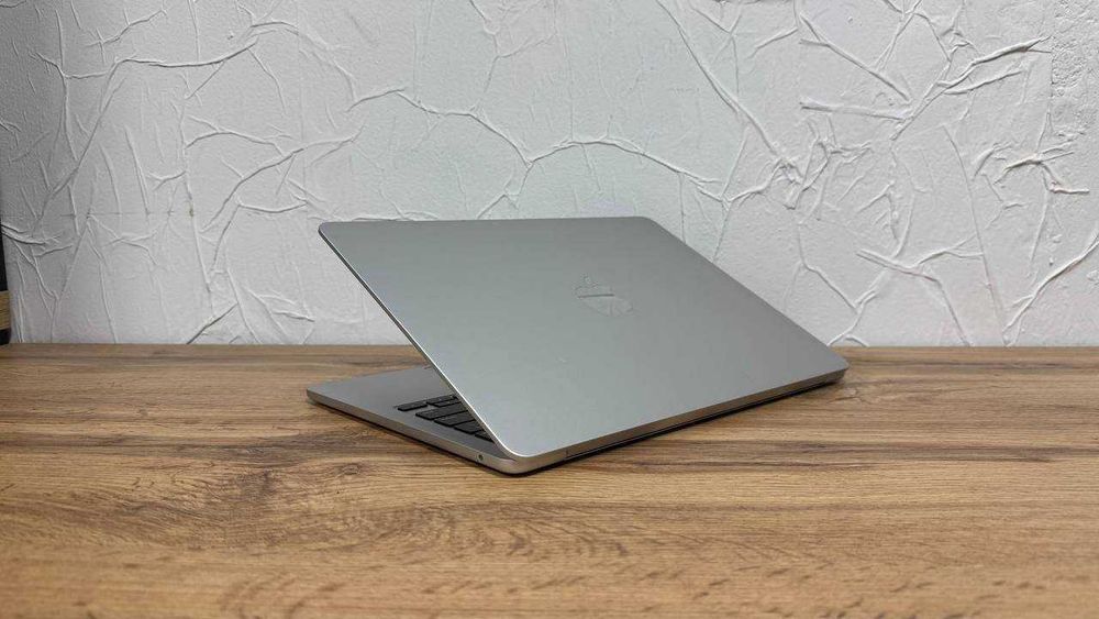 Apple MacBook Air 13.6" M3 (2024) – 16GB RAM, 256GB SSD