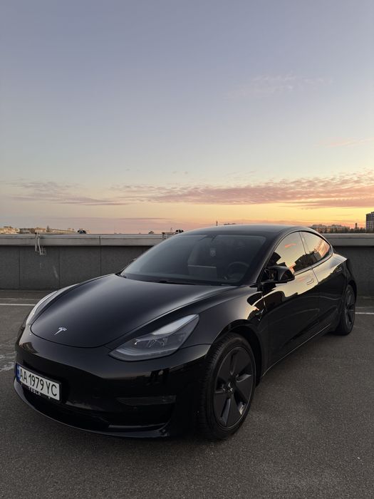 Tesla model 3 2021