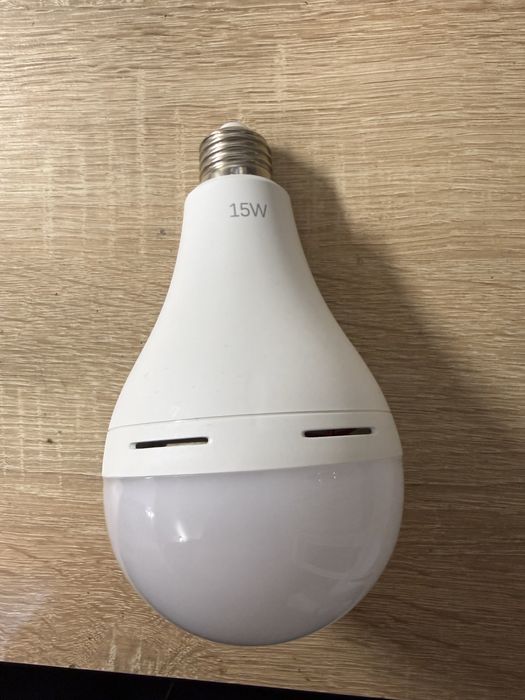 Акамуляторна лампочка