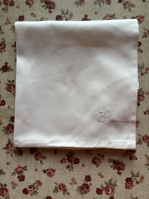 guardanapos bordados (coroa de principe)