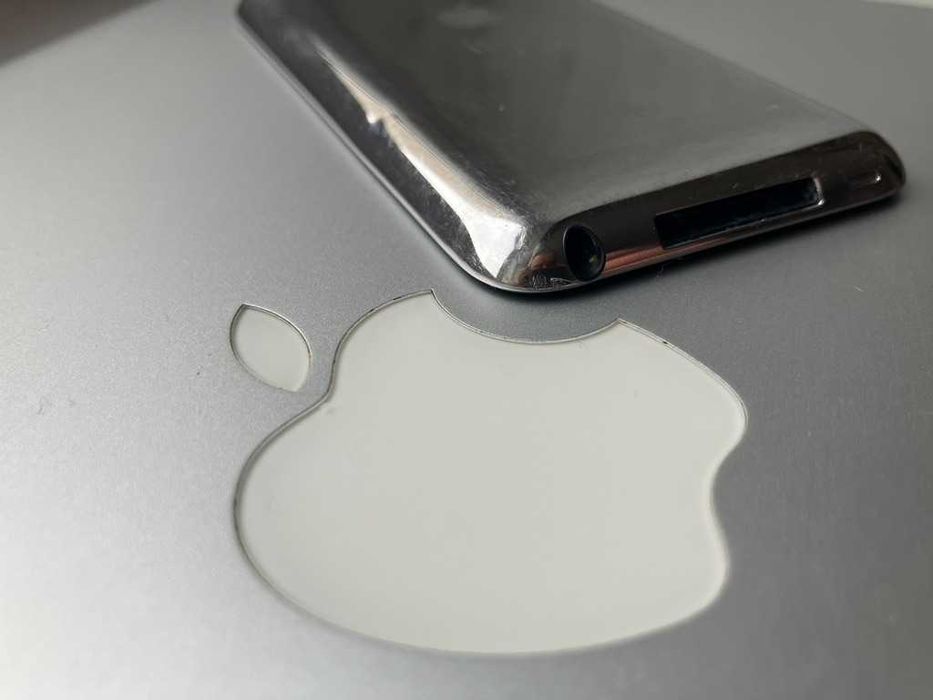 Apple iPod touch 4-gen \ ЦАП Cirrus Logic \ Акумулятор 35 годин програвання музики