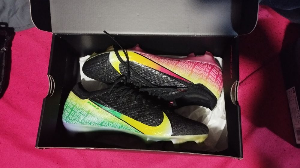 Chuteiras Nike Mercurial Vapor 16 Elite  VINI JR(NOVAS)