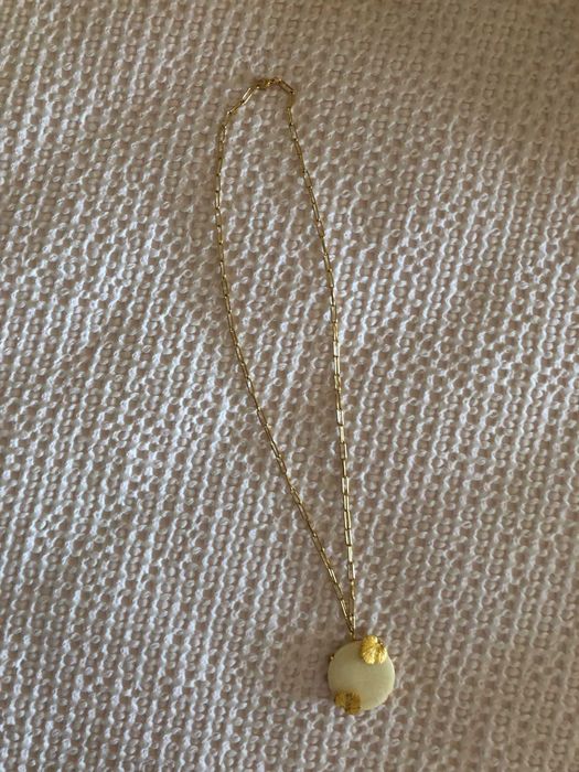 colar muito bonito  e versátil com detalhes originais