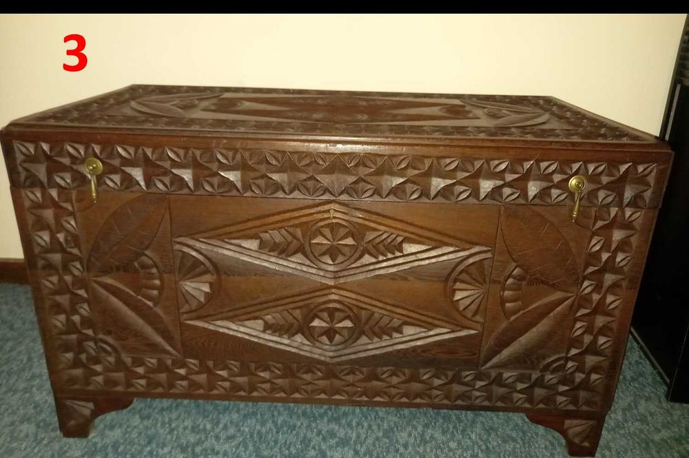 Arca / Baú antigas em madeira