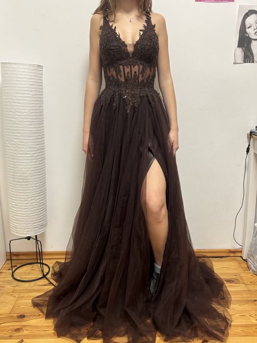 Brązowa sukienka maxi, księżniczka, idealna na studniówkę